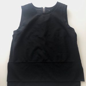 BANANA REPUBLIC ESSENTIAL CUT TOP